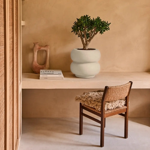 Mehr Grün fürs Büro: So gestalten Kunstpflanzen deinen Arbeitsplatz schöner