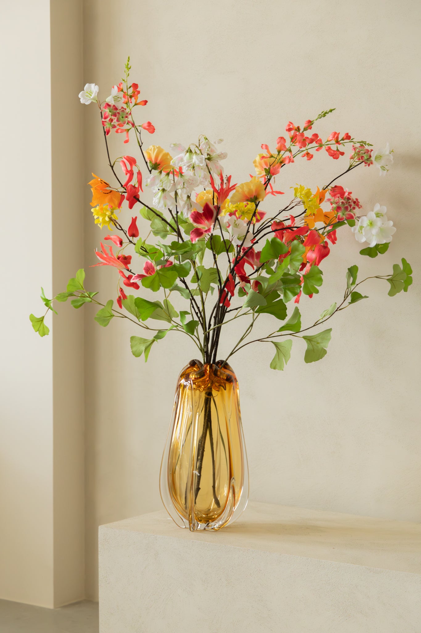 Kunstblumenstrauß Sunlit Ginkgo