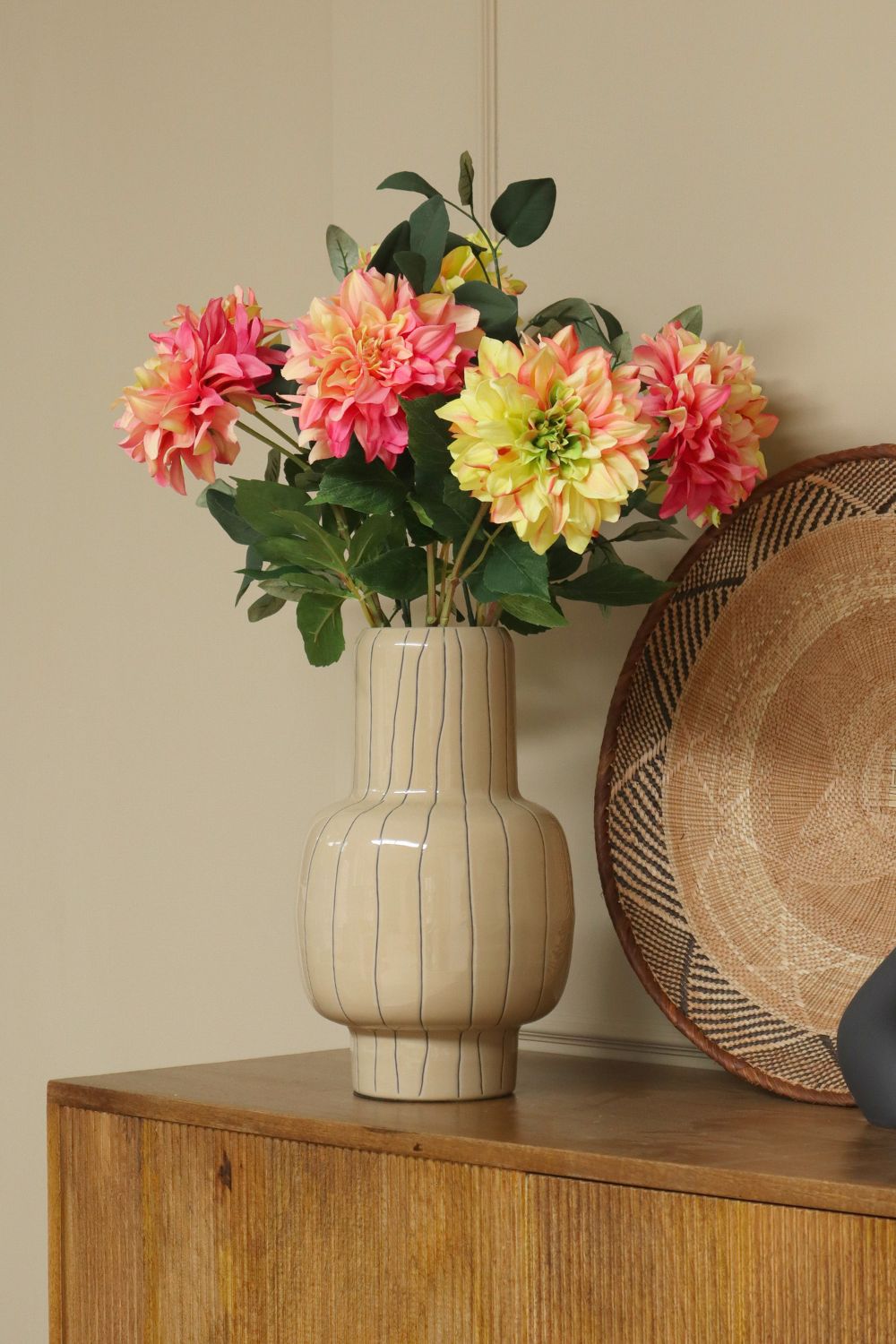 stimmungsbild Kunstblumenstrauß Dazzling Dahlia’s