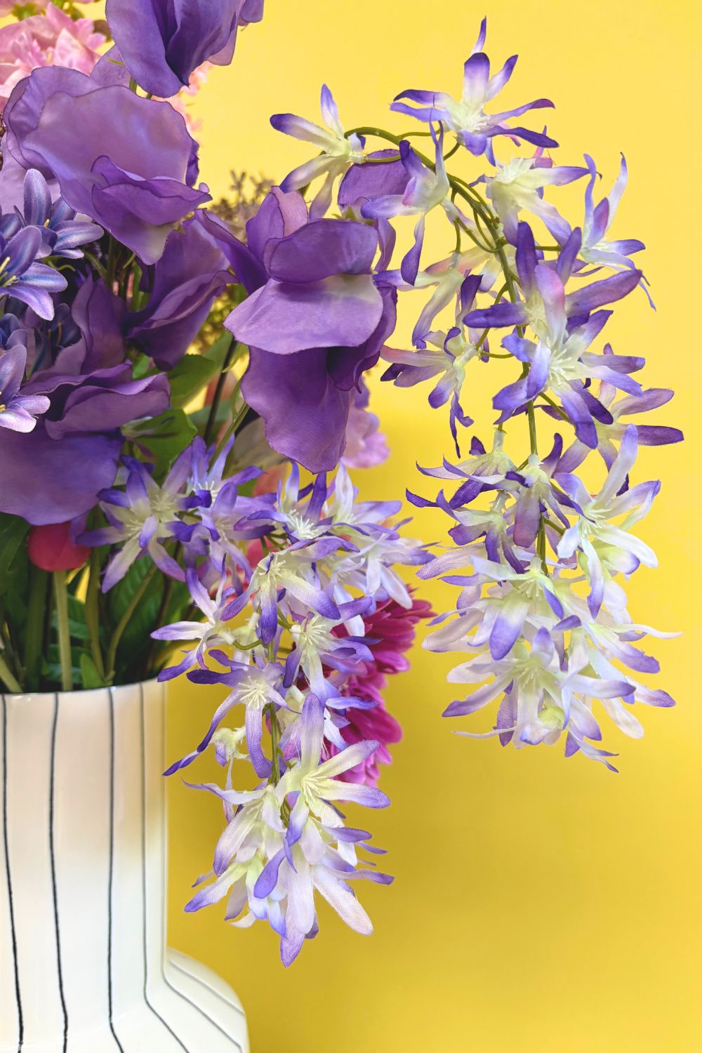 details Kunstblumenstrauß Purple Paradise