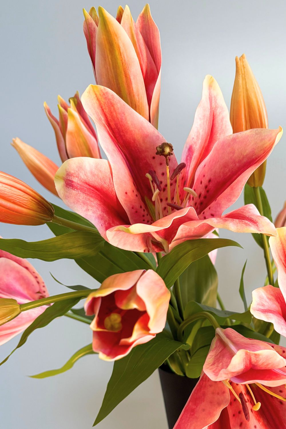 details 2 Kunstblumenstrauß Tiger Lilly Treasure