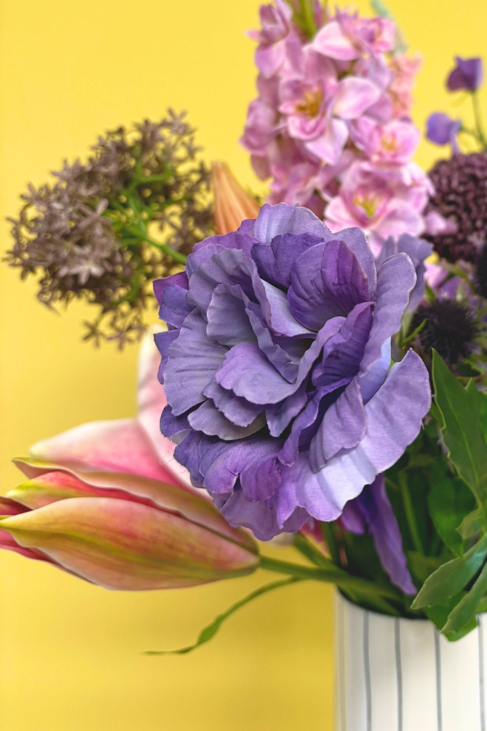 details 5 Kunstblumenstrauß Purple Paradise