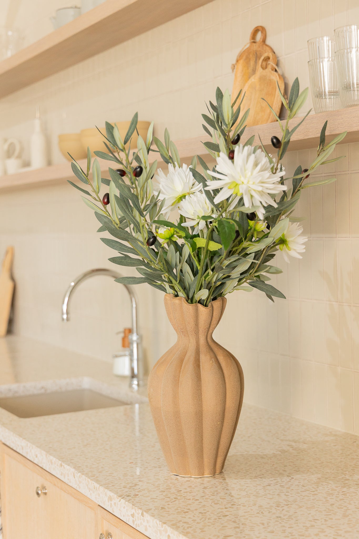 Kunstblumenstrauß Olive Oasis