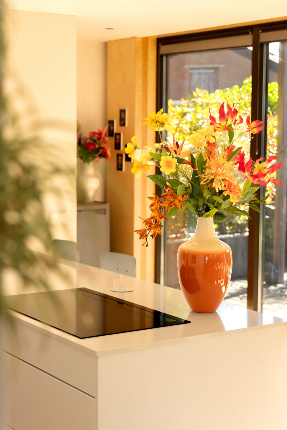 stimmungbild 2 Kunstblumenstrauß Tropical Treasure