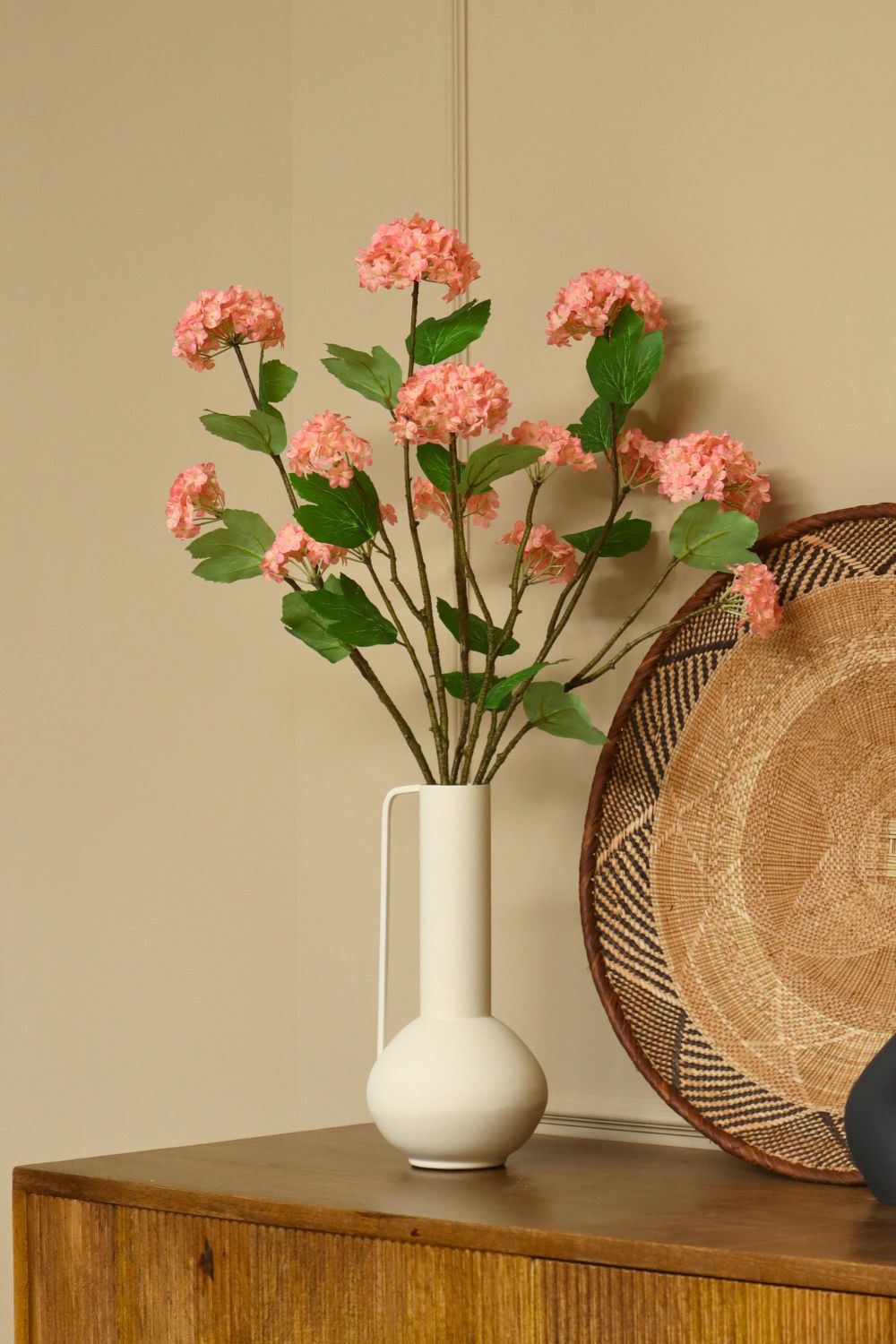 stimmungsbild Kunstblumenstrauß Viburnum Vibes Pink